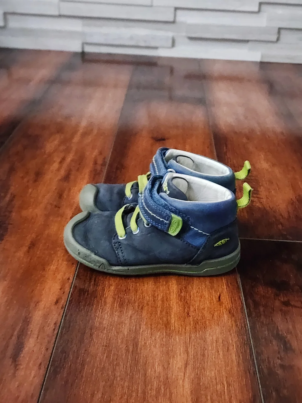 KEEN Toddler Leather Sneakers Navy Blue & Lime Green Boots US Toddler Sz 6
